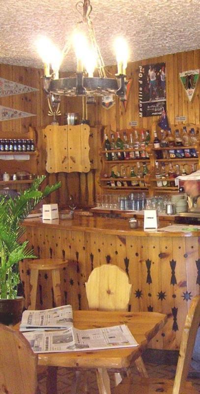 Sporting Hotel Club Pelos Bagian luar foto